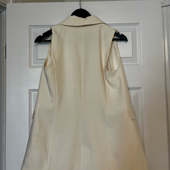 Zara Vest - Picture 4 of 4